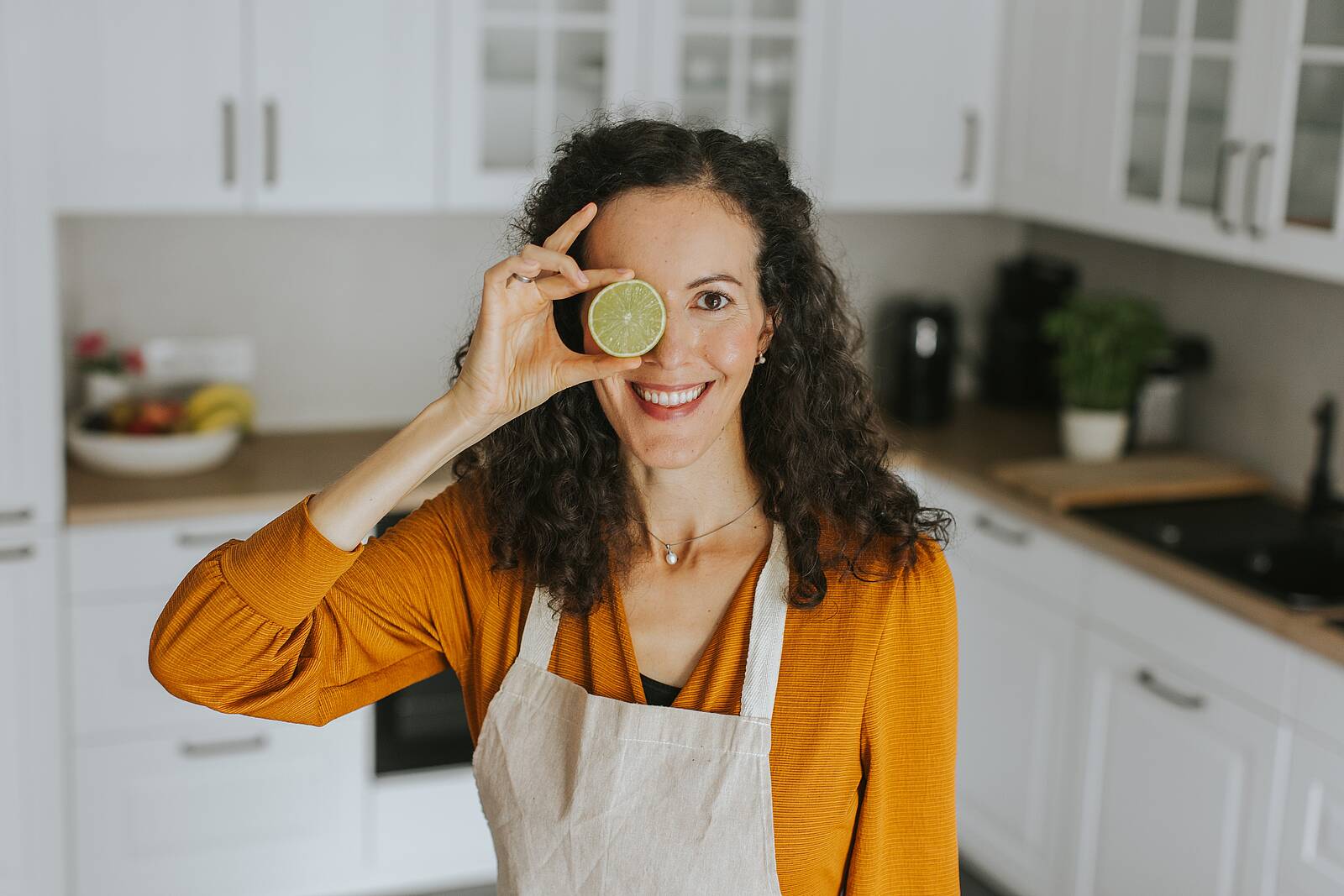 Dozentin Bettina Retzbach in ihrer Küche
